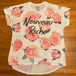 Juniors "NOUVEAU RICHE" Roses Hi-Low tee, loose fit and comfy - size XL
